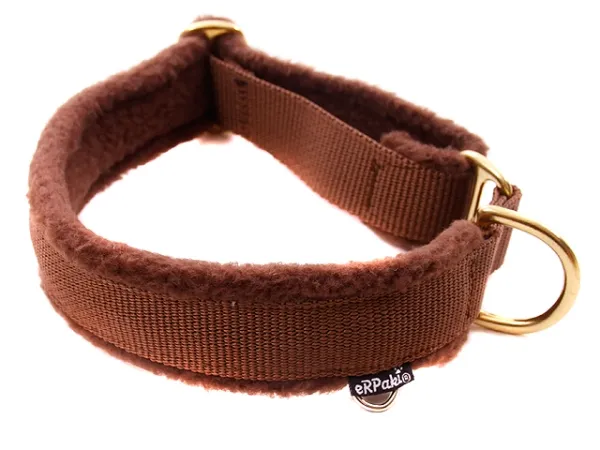 Hundehalsband geschlossen ohne Zugstopp und Verschluss in Farbe braun und Fleece Polsterung braun