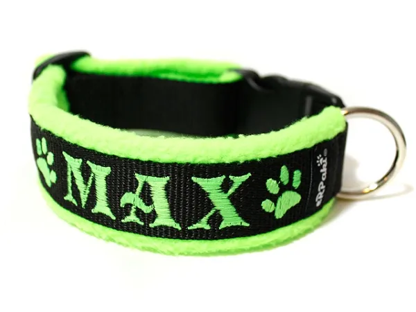 Hundehalsband schwarz mit Namen und Klickverschluss Fleece Polsterung neongrün
