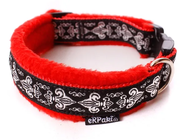 Hundehalsband mit Klickverschluss und Borte Fleur de Lis und Fleece rot