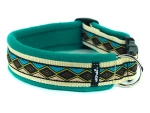 Hundehalsband beige mit Klickverschluss verziert mit Borte Ethno und gepolstert mit weichem Polar Fleece petrol